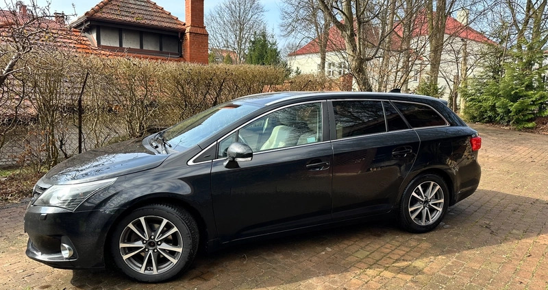 Toyota Avensis cena 49900 przebieg: 250000, rok produkcji 2013 z Olsztyn małe 67